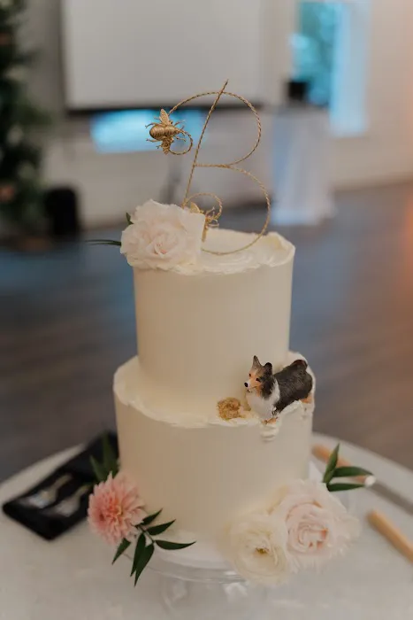 Sweet Retreat Cake Boutique Picture 9