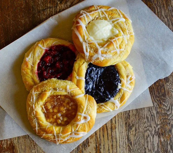 Rise'n Roll Bakery-Cedar Lake Picture 3