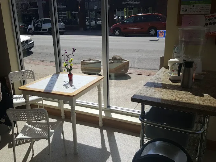 The Happy Apple Pie Shop Picture 2