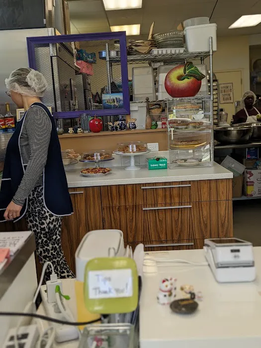 The Happy Apple Pie Shop Picture 4