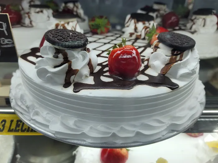 Le Paris Bakery Picture 8