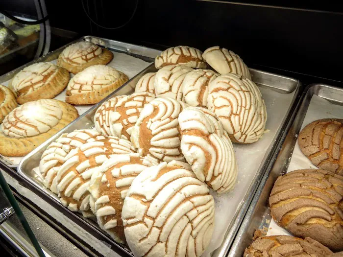 Aracely's Bakery Picture 2