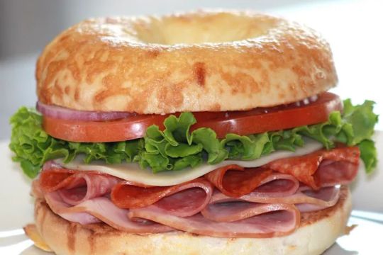 Great American Bagel-Free parking