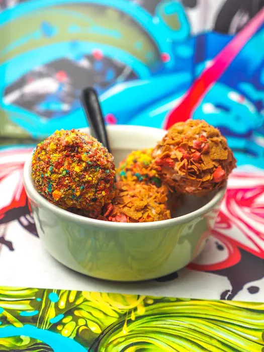 Cakeball Pops by West Town Bakery Picture 7