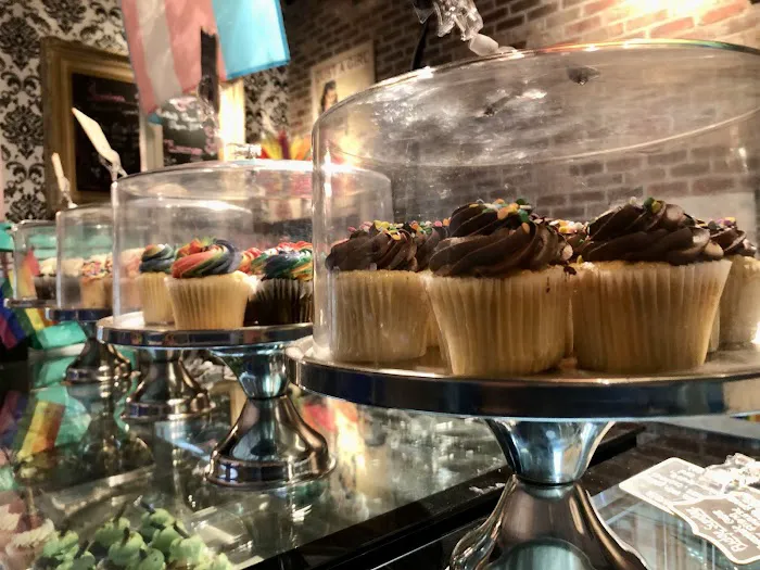 Jennivee's Bakery & Cafe Picture 3