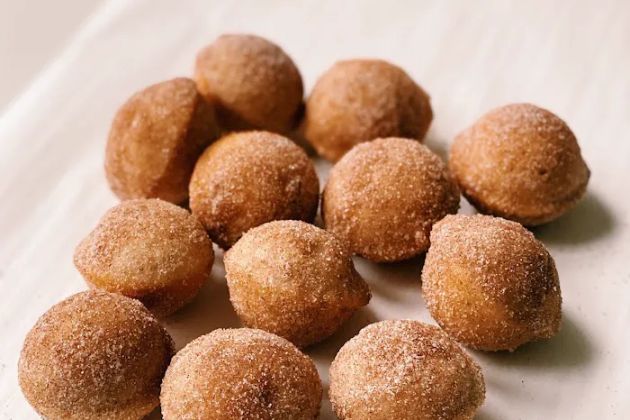 Daly's Donuts