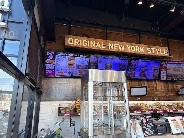 Corey's NYC Bagel Deli Picture 4