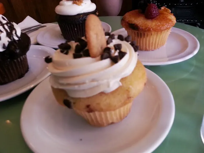Molly's Cupcakes Picture 9