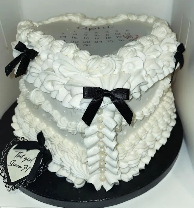 Chanel's Custom Cakes Picture 6
