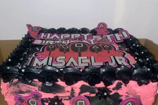 Chanel's Custom Cakes