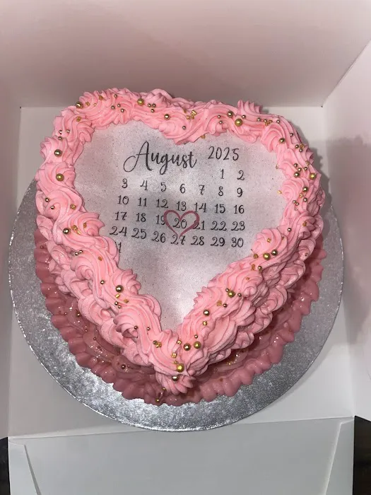 Chanel's Custom Cakes Picture 5