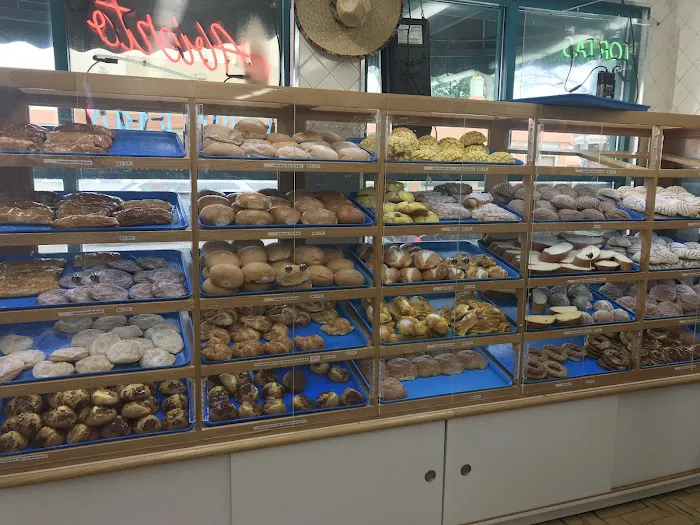 Le Paris Bakery Picture 5