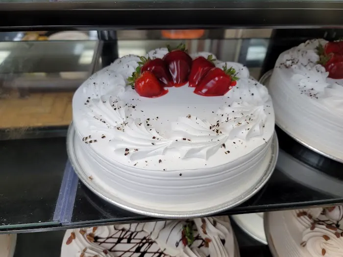 Le Paris Bakery Picture 2
