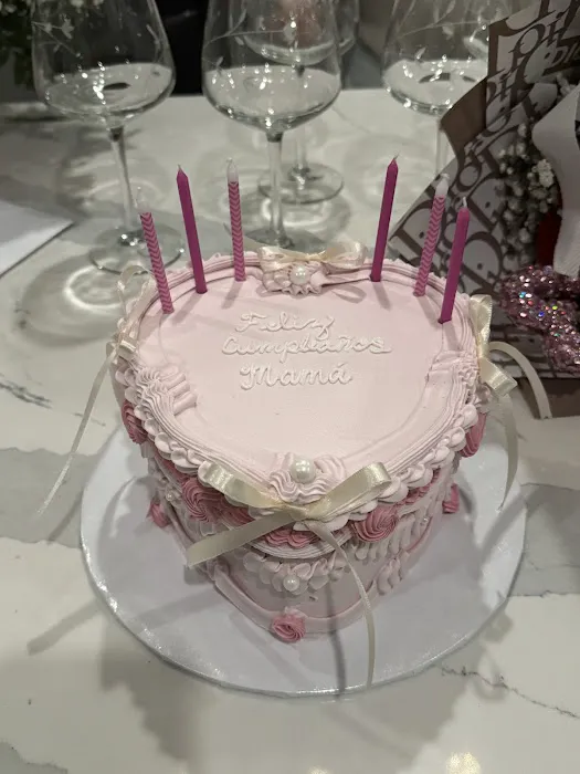 Pink Flores Bakery & Cafe Picture 5
