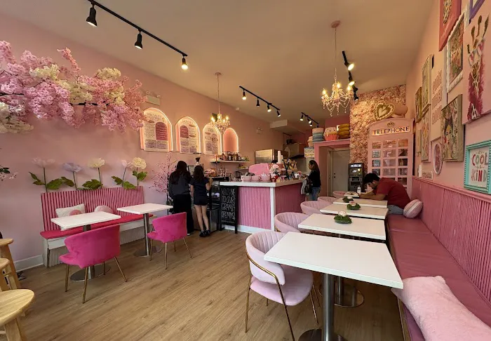 Pink Flores Bakery & Cafe Picture 1