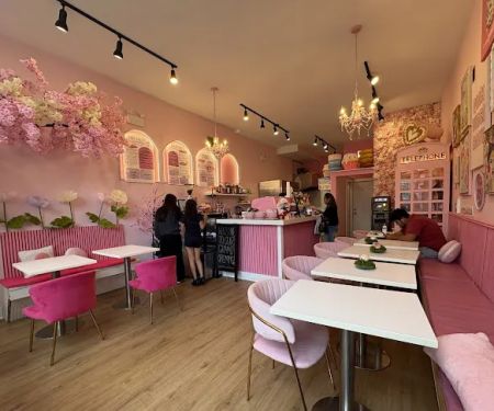 Pink Flores Bakery & Cafe