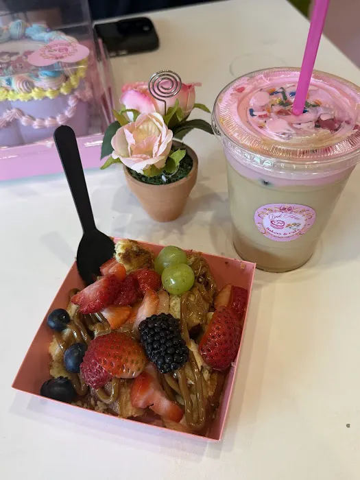 Pink Flores Bakery & Cafe Picture 10