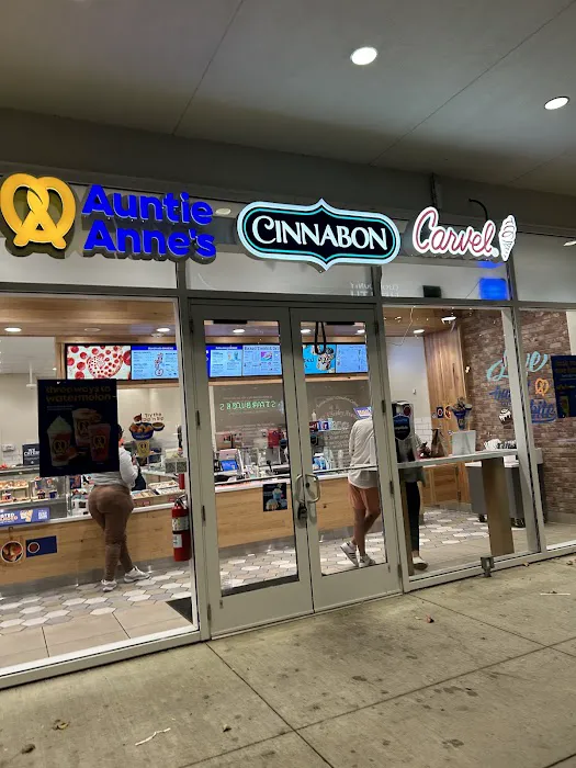 Cinnabon Picture 5