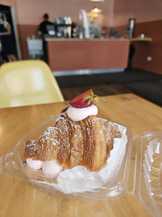 Fat Peach Bakery Picture 3