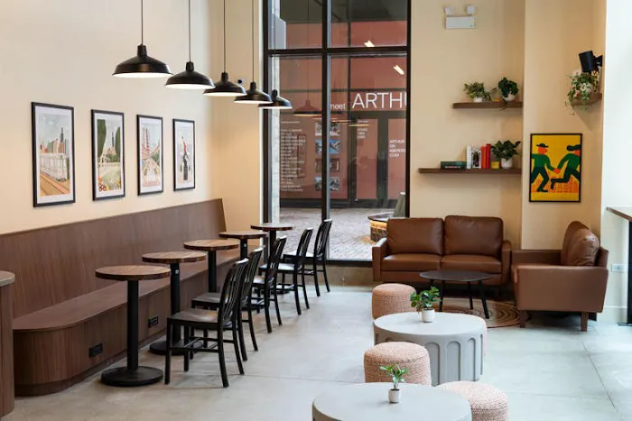 Tilly Bagel Shop Picture 2
