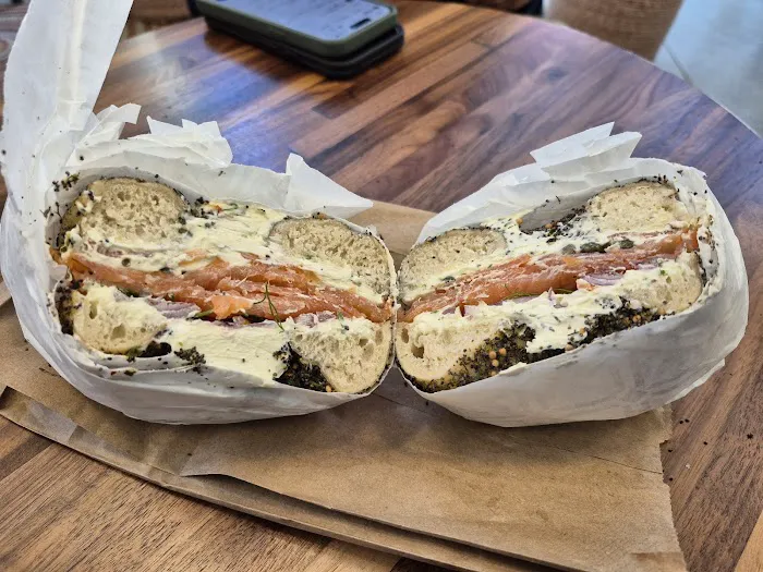 Tilly Bagel Shop Picture 3
