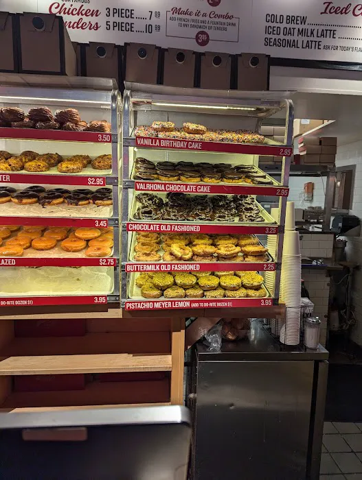 Do-Rite Donuts & Chicken Picture 1