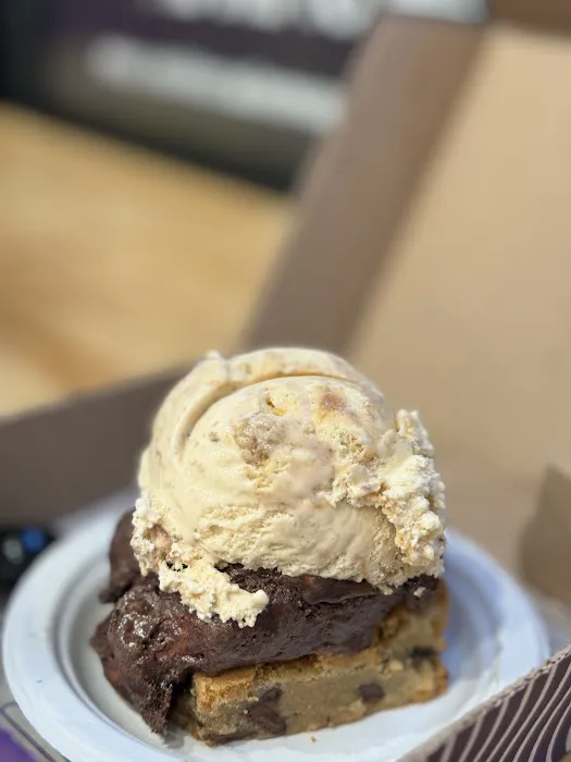 Insomnia Cookies Picture 4