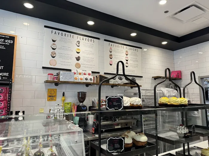 Smallcakes Cupcakery Picture 2