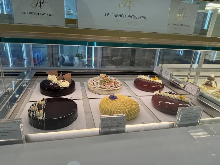 Le French Patisserie Picture 10