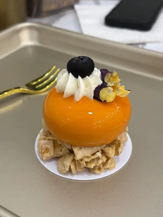 Le French Patisserie Picture 2