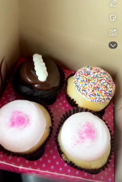 Whisk & Batter Bakery and Dessert Bar Picture 2