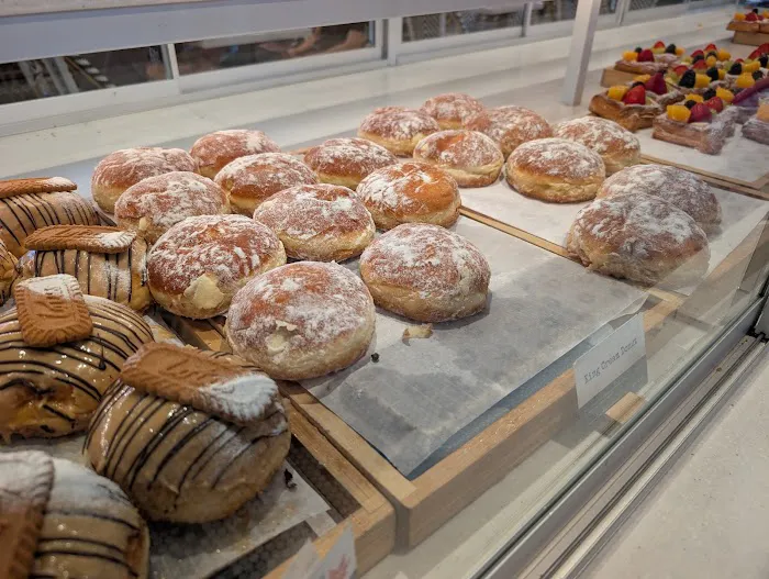 Paris Baguette Picture 1
