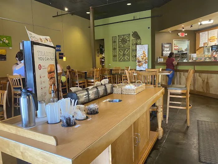 Bruegger's Bagels Picture 3