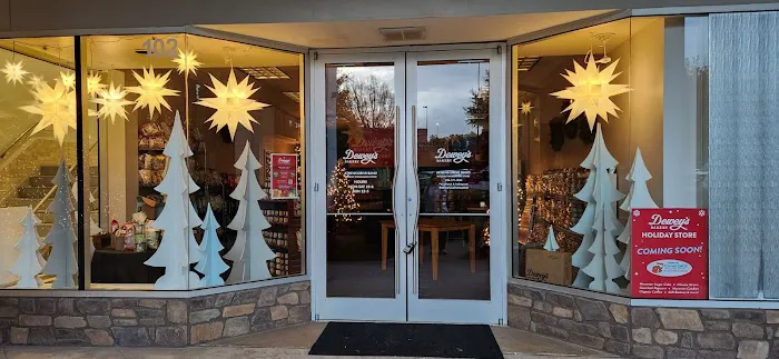 Dewey's Holiday Store Picture 5