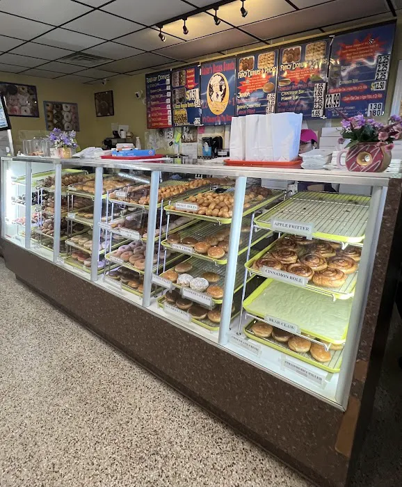 Baker's Dozen Donut Shop Picture 6