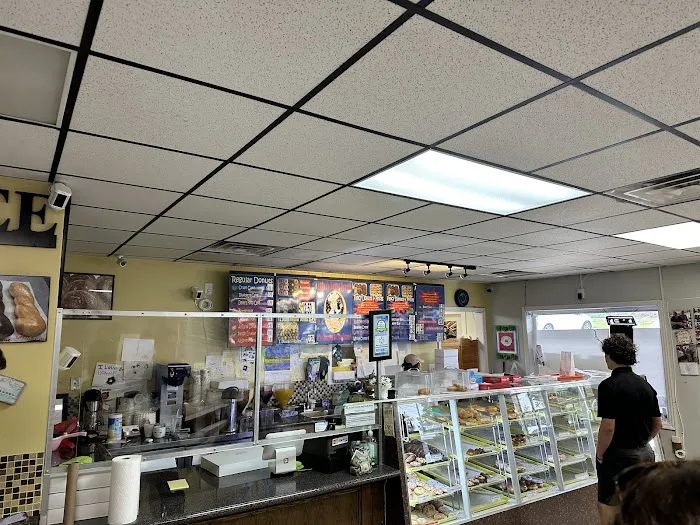 Baker's Dozen Donut Shop Picture 1