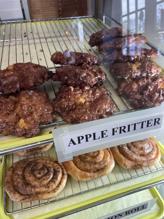 Baker's Dozen Donut Shop Picture 10