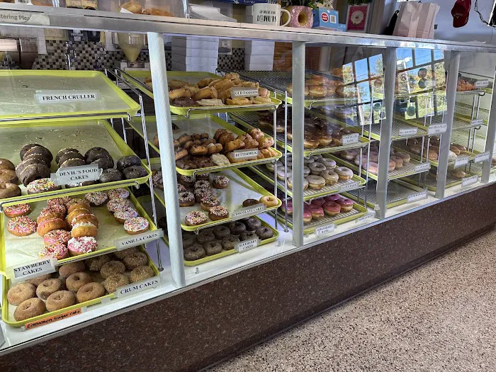 Baker's Dozen Donut Shop Picture 8