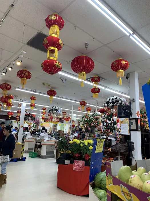 Asian Market Bakery Picture 4