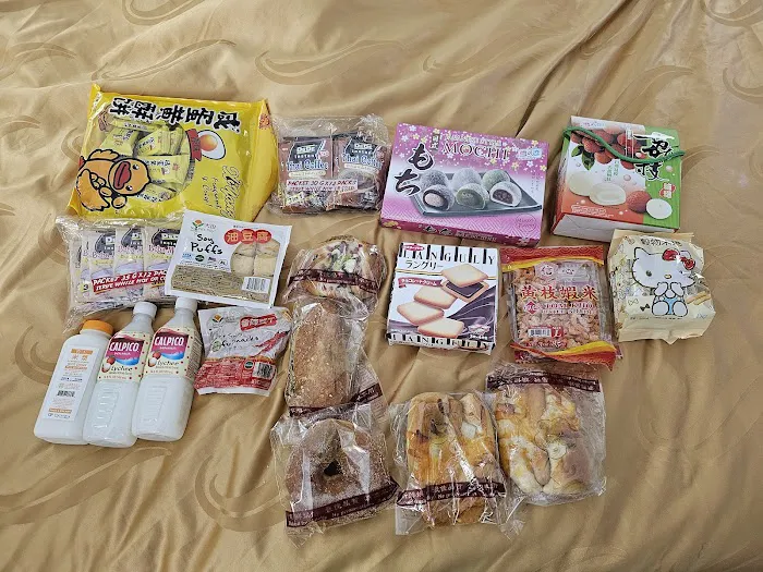 Asian Market Bakery Picture 3