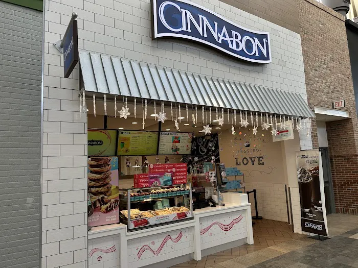 Cinnabon Picture 5