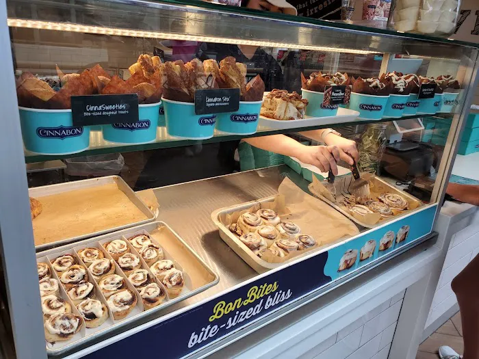 Cinnabon Picture 3