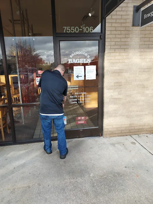 Bruegger's Bagels Picture 6