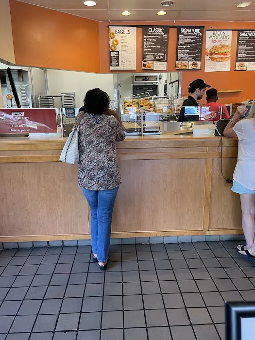 Bruegger's Bagels Picture 8