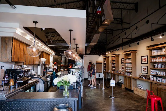 Guglhupf Bake Shop Picture 2