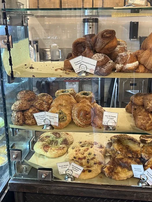 Guglhupf Bake Shop Picture 8