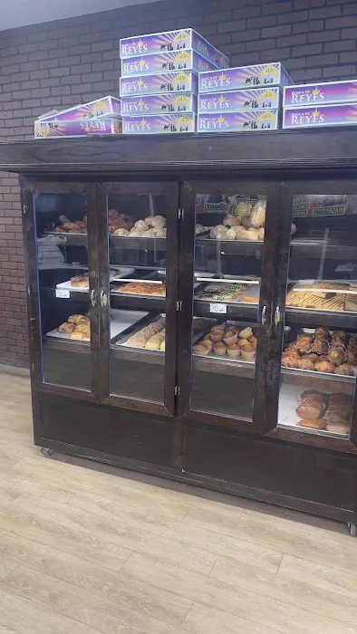 Noe's bakery Picture 9