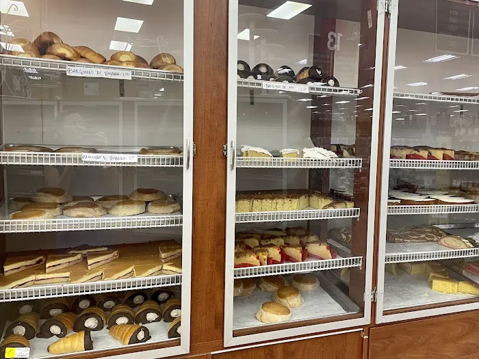La Poblanita Bakery Picture 6