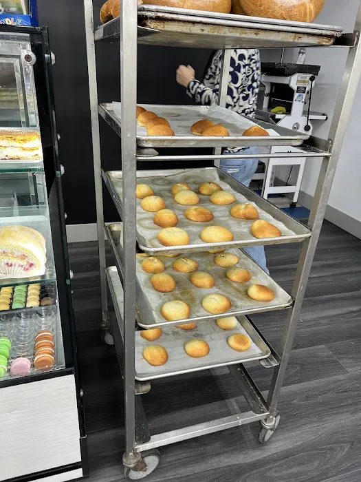 LA CASTELLANA BAKERY Picture 3