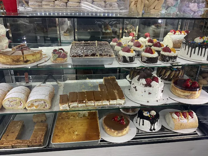 LA CASTELLANA BAKERY Picture 7